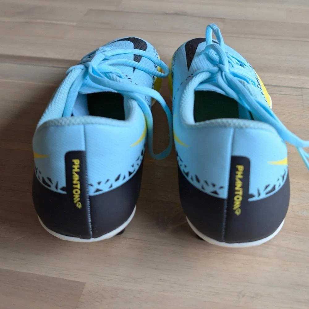 Nike‎ Phantom GT2 Club MG 'Glacier Ice Yellow Strike'Youth Size 5.5. NEW